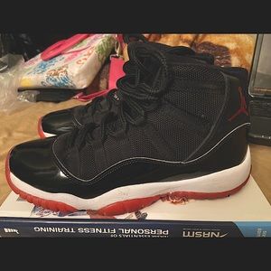 AIR JORDAN 11S